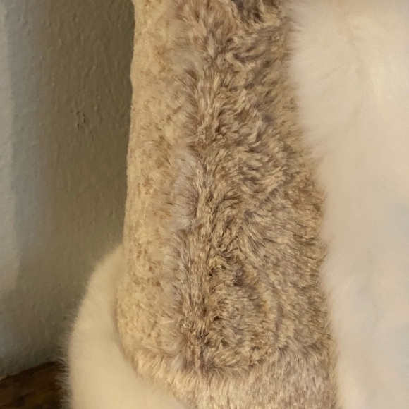 Gorgeous furry reindeer Christmas decoration (M1) - Picture 2 of 6